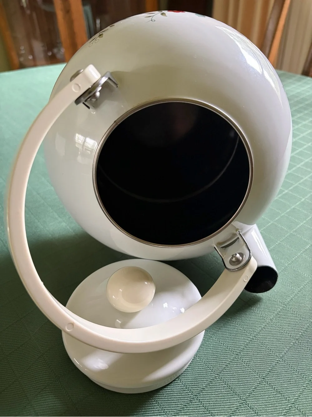 Pfaltzgraff Winterberry Tea Kettle